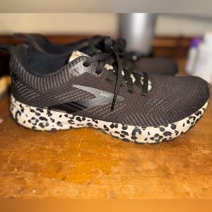 Brooks Revel 5 Snow Leopard Shoe